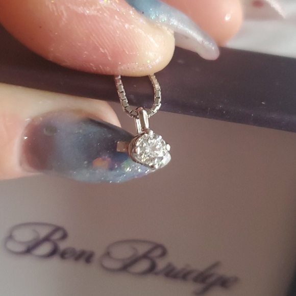 18 karat SI signature Ben Bridge Diamond Pendant - Picture 14 of 16